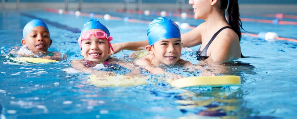Jak przygotować dziecko na pierwsze zajęcia na basenie?